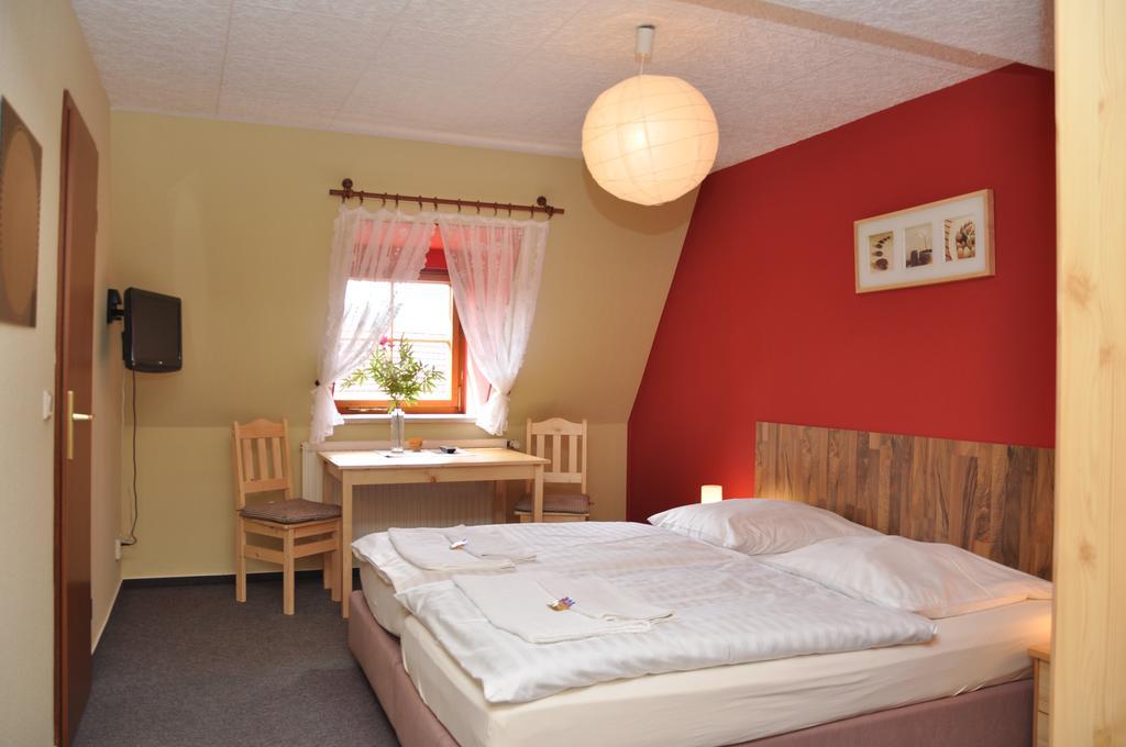 Thueringer Landhotel Edelhof Uhlstädt Zewnętrze zdjęcie