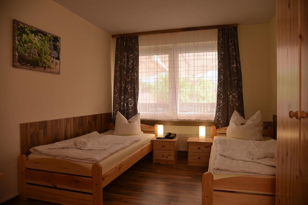 Thueringer Landhotel Edelhof Uhlstädt Zewnętrze zdjęcie